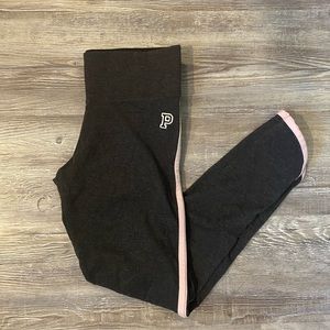 VS PINK • Leggings